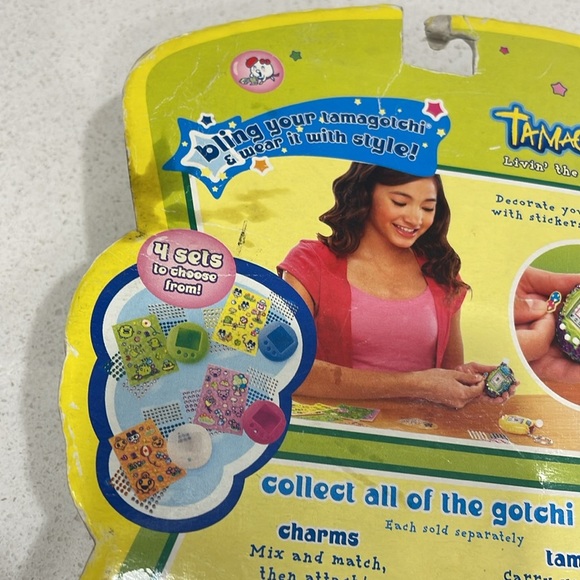 2007 Tamagotchi Connection Green Gotchi Gear - Picture 11 of 16